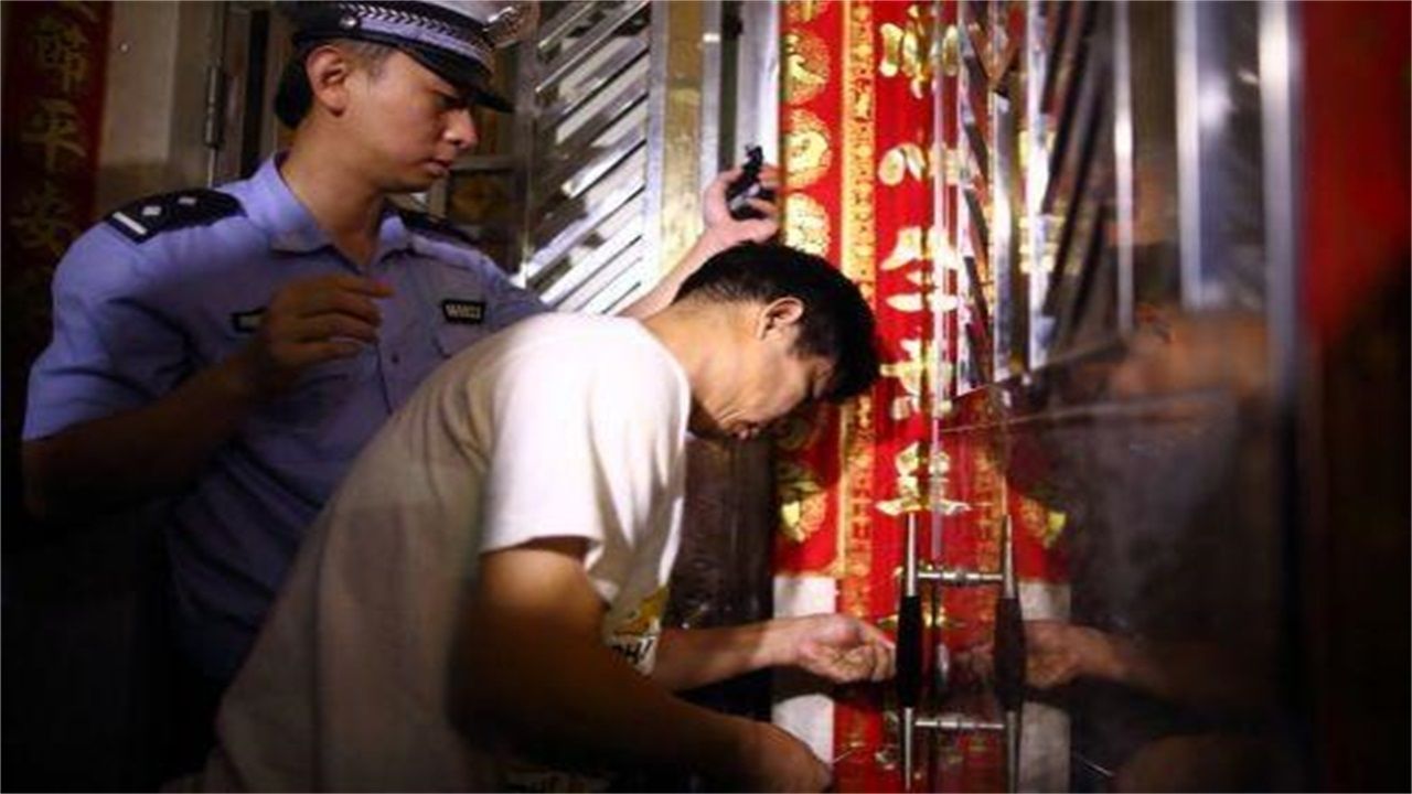 汕头请开锁师傅开了锁后，师傅